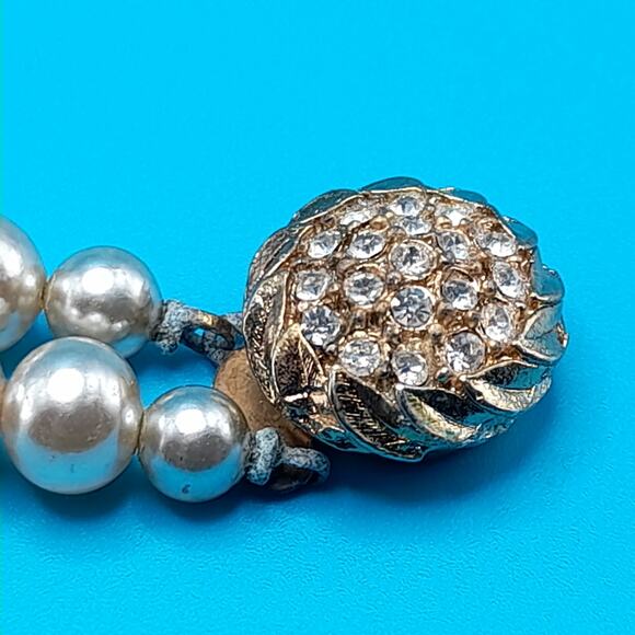 Vintage Glass Pearl Bracelet, Rhinestone Clasp, 1950s Jewelry - Picture 9 of 10